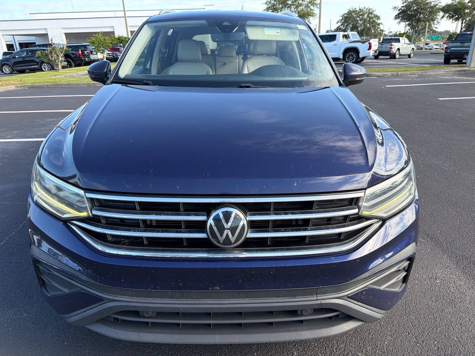 Used 2023 Volkswagen Tiguan SE FWD image 2