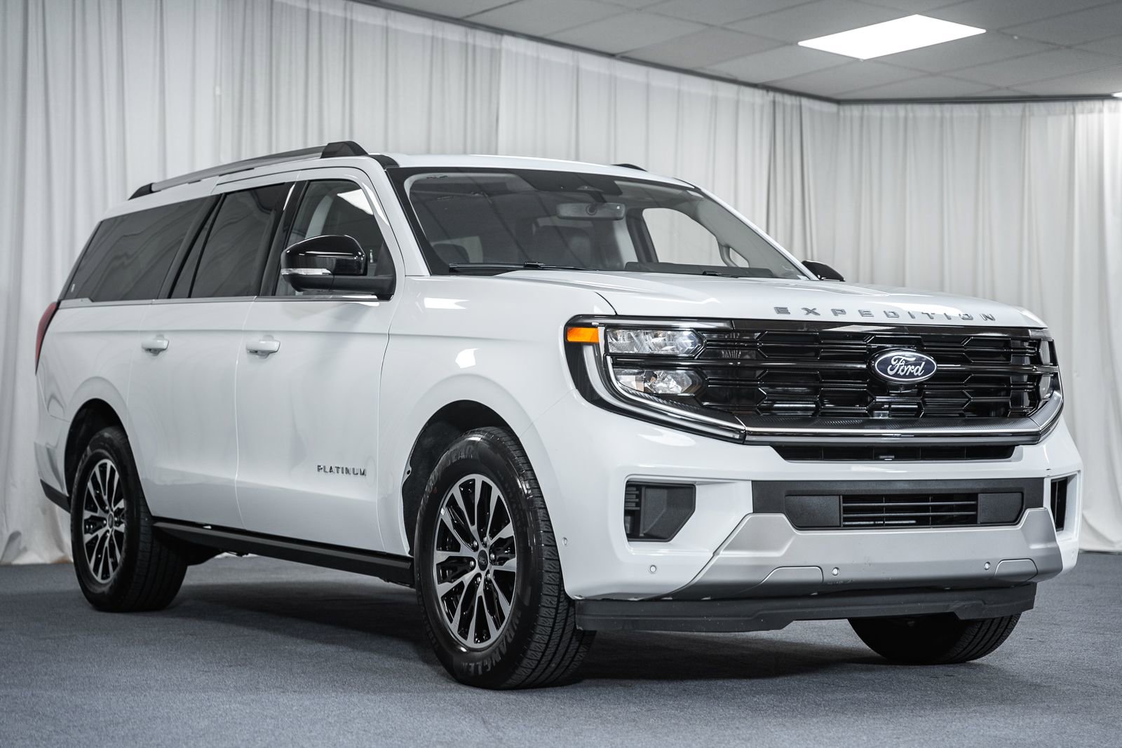Certified 2025 Ford Expedition Max Platinum image 1