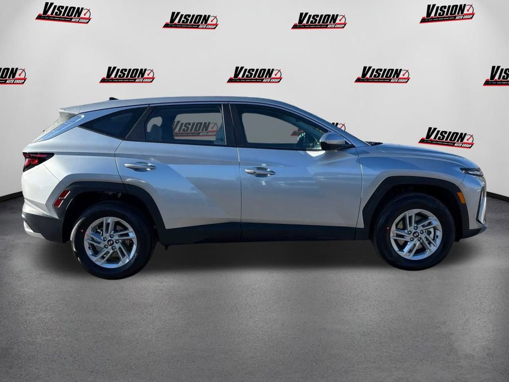 New 2026 Hyundai Tucson SE image 4