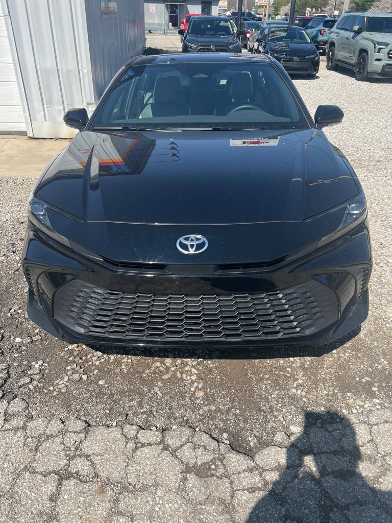 Used 2025 Toyota Camry XSE image 1