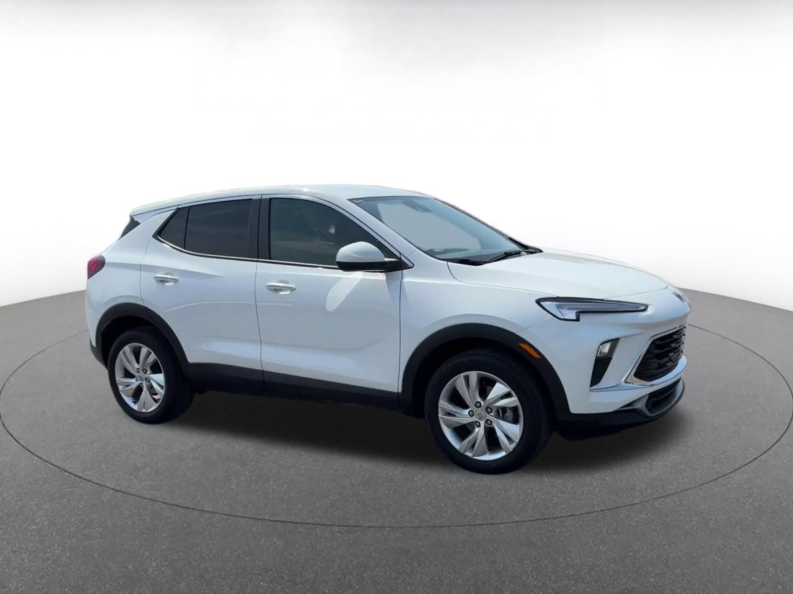 Used 2025 Buick Encore GX Preferred AWD/4WD image 2