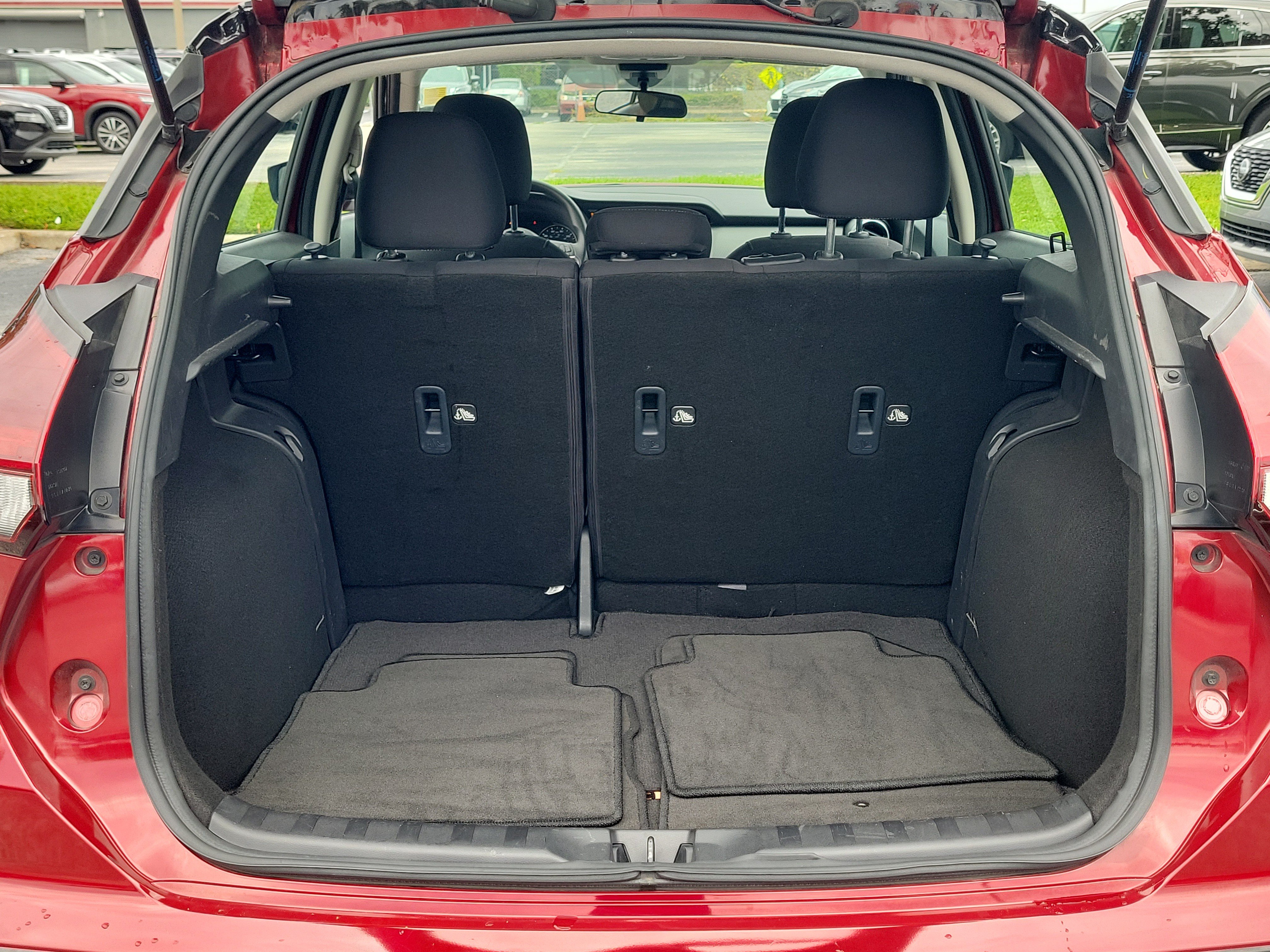 Certified 2023 Nissan Kicks SV FWD image 7