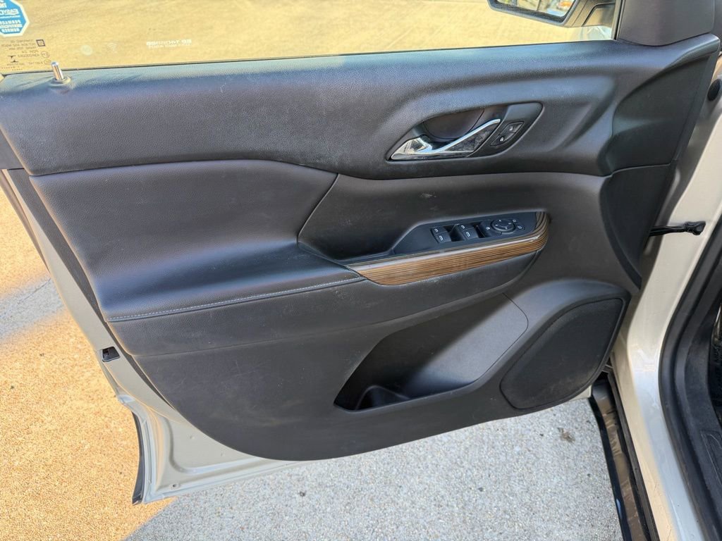 Used 2017 GMC Acadia SLE image 12