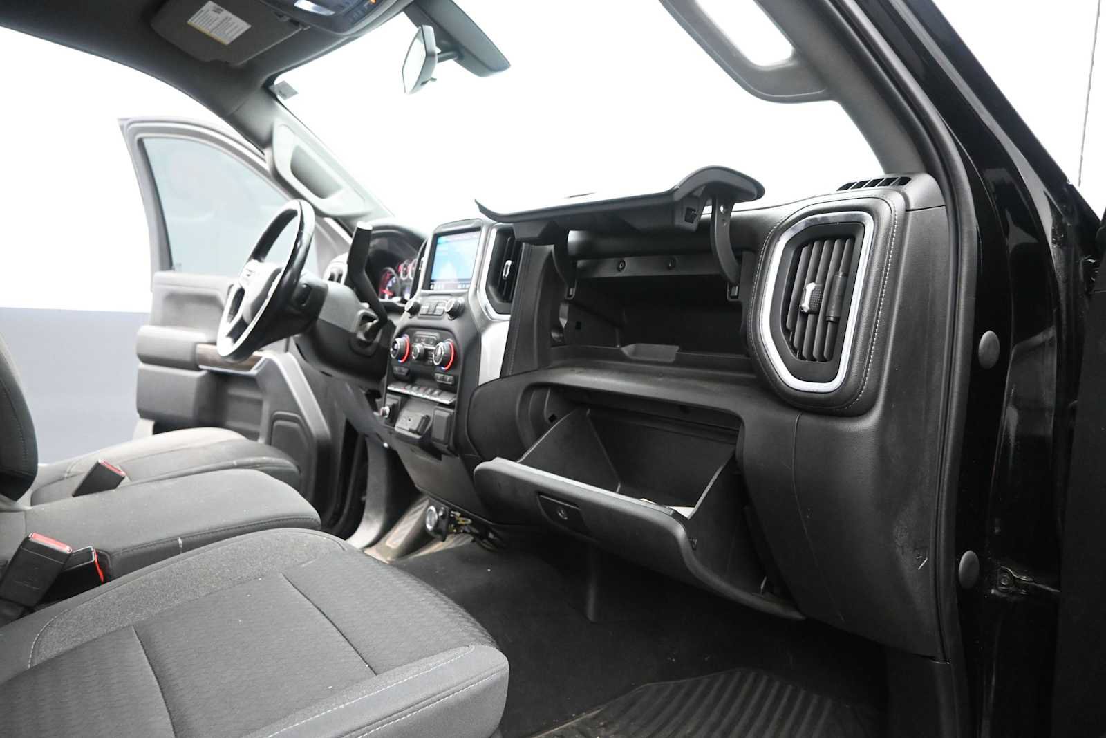Used 2021 Chevrolet Silverado 1500 LT AWD/4WD image 41