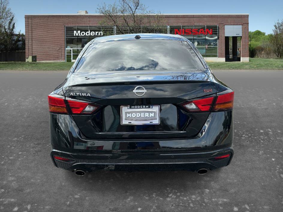 Certified 2024 Nissan Altima 2.5 SR image 3