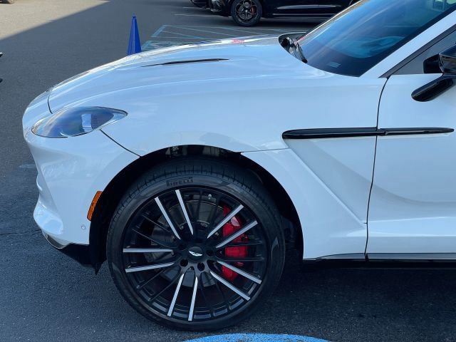 Used 2023 Aston Martin DBX AWD/4WD image 17