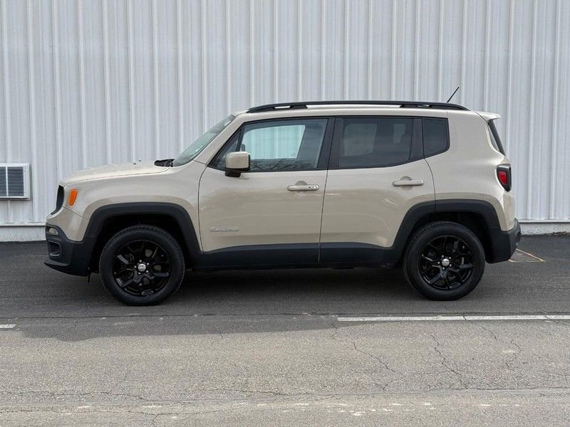 Used 2016 Jeep Renegade Latitude image 2