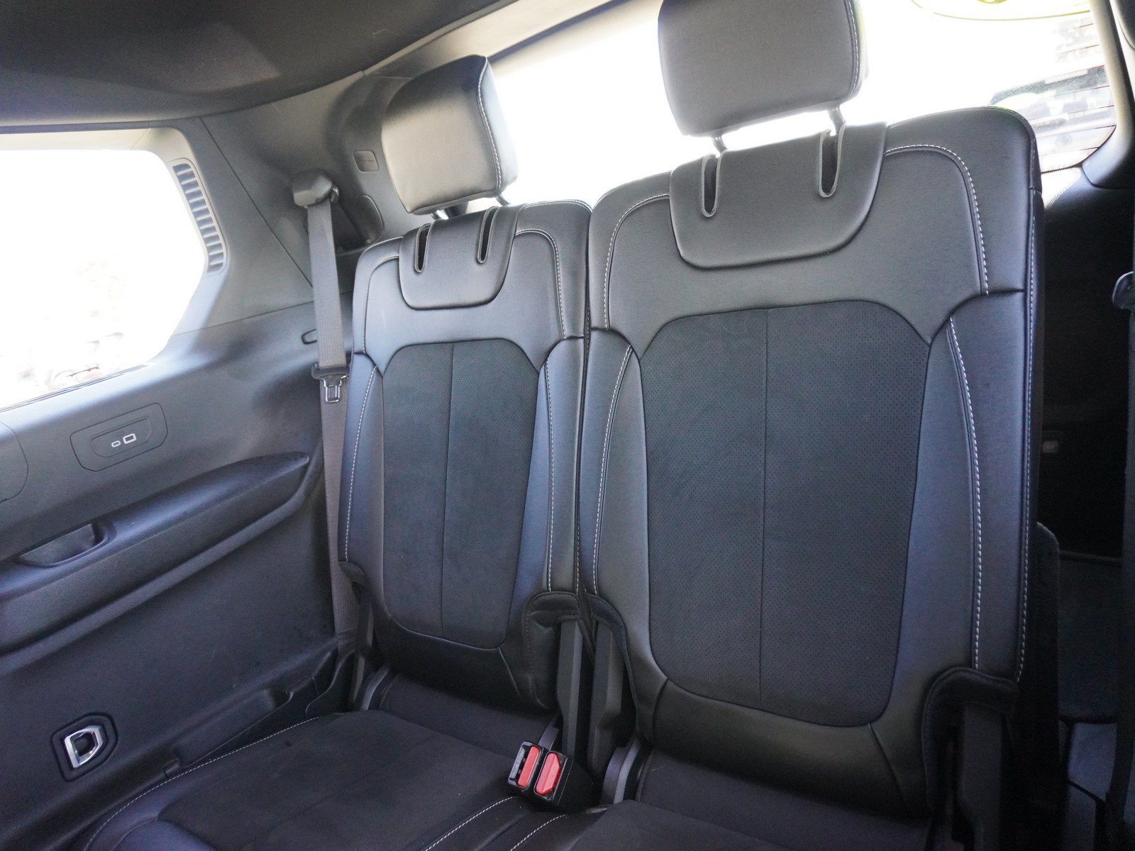 Used 2023 Jeep Grand Cherokee L Laredo AWD/4WD image 14
