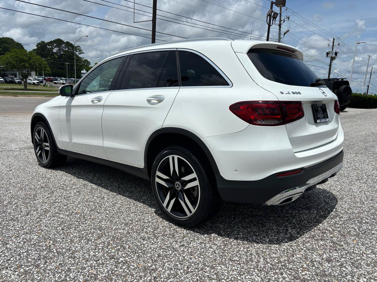 Used 2021 Mercedes-Benz GLC 300 w/ Premium Package image 4