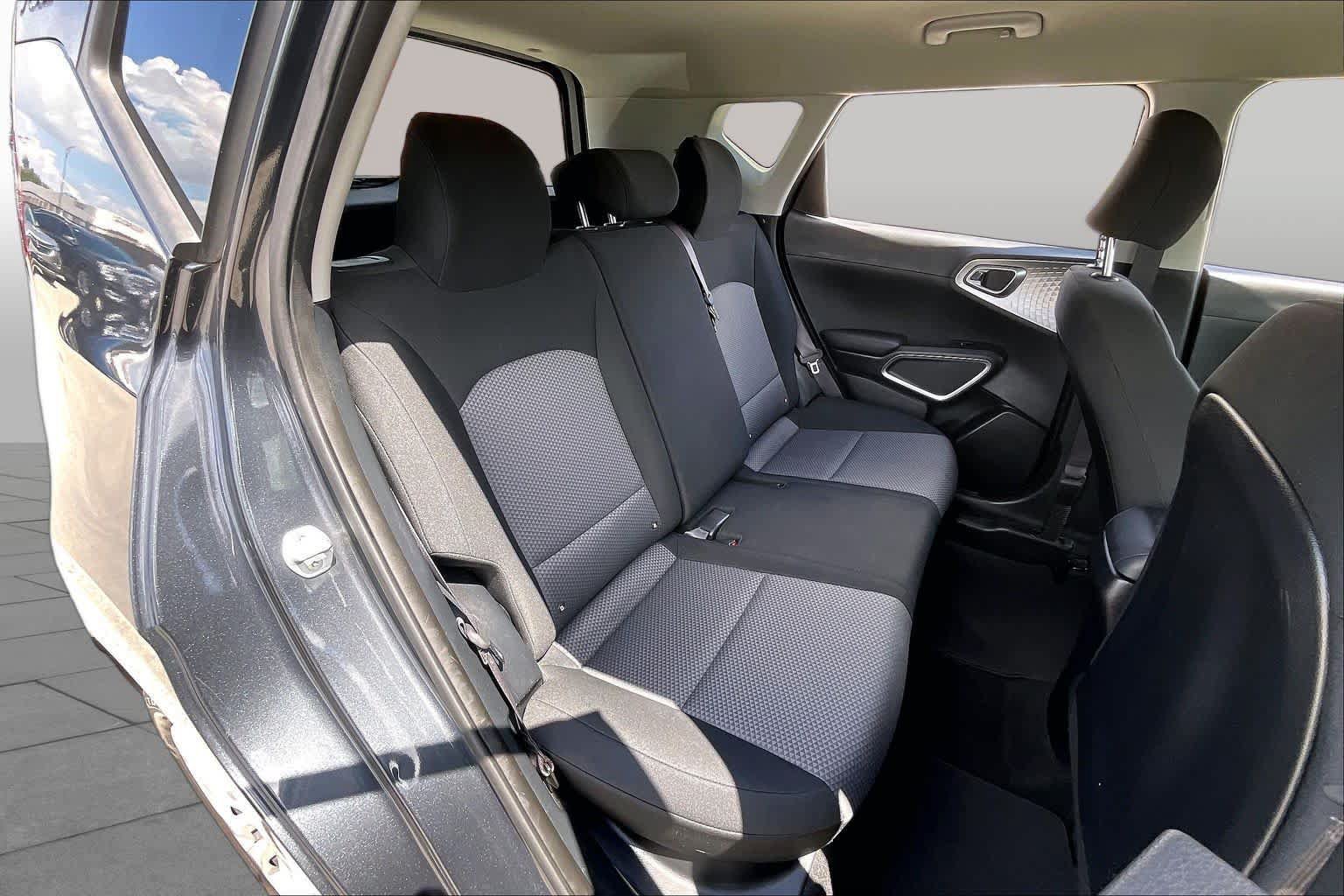 Used 2020 Kia Soul LX FWD image 18