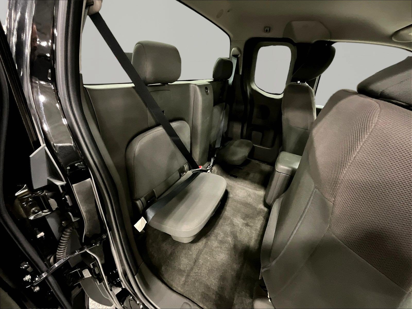 Used 2016 Nissan Frontier S RWD image 25