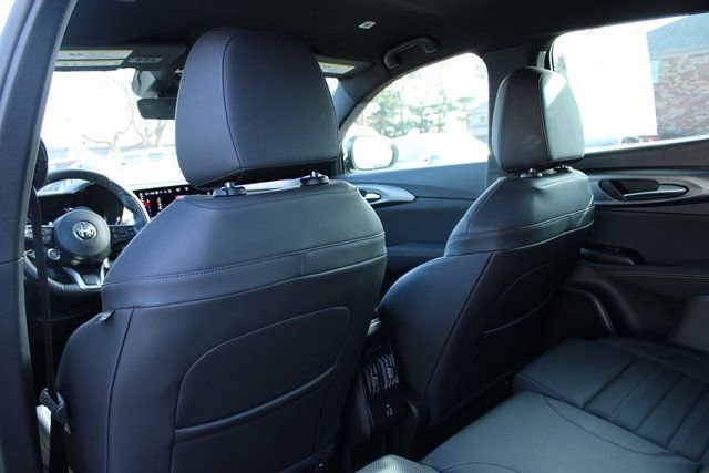 Used 2025 Alfa Romeo Tonale w/ Premium Package image 35