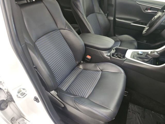 Used 2023 Toyota RAV4 XSE AWD/4WD image 39
