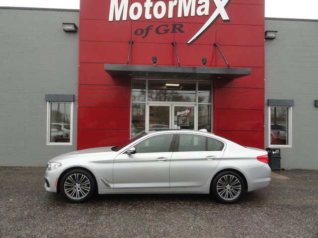 Used 2018 BMW 530i xDrive AWD/4WD image 2