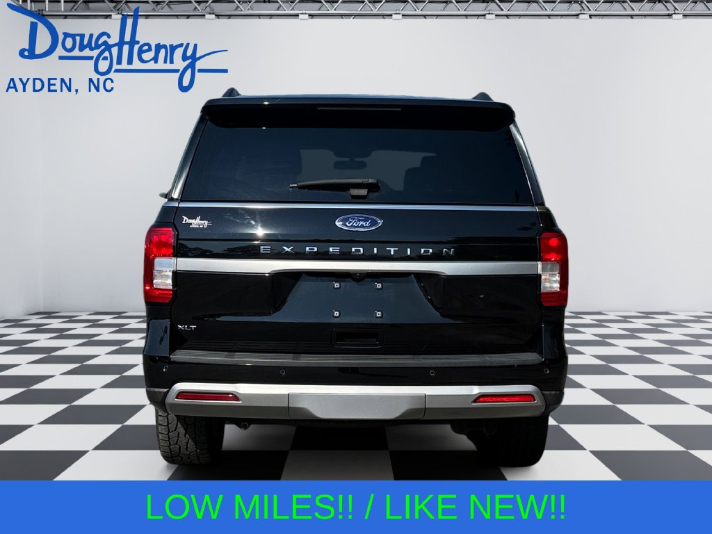 Used 2024 Ford Expedition XLT AWD/4WD image 4