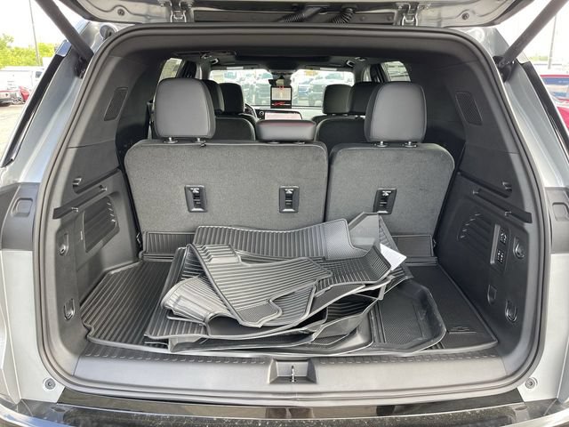 New 2026 Chevrolet Traverse RS w/ LPO, Floor Liner Package AWD/4WD image 25