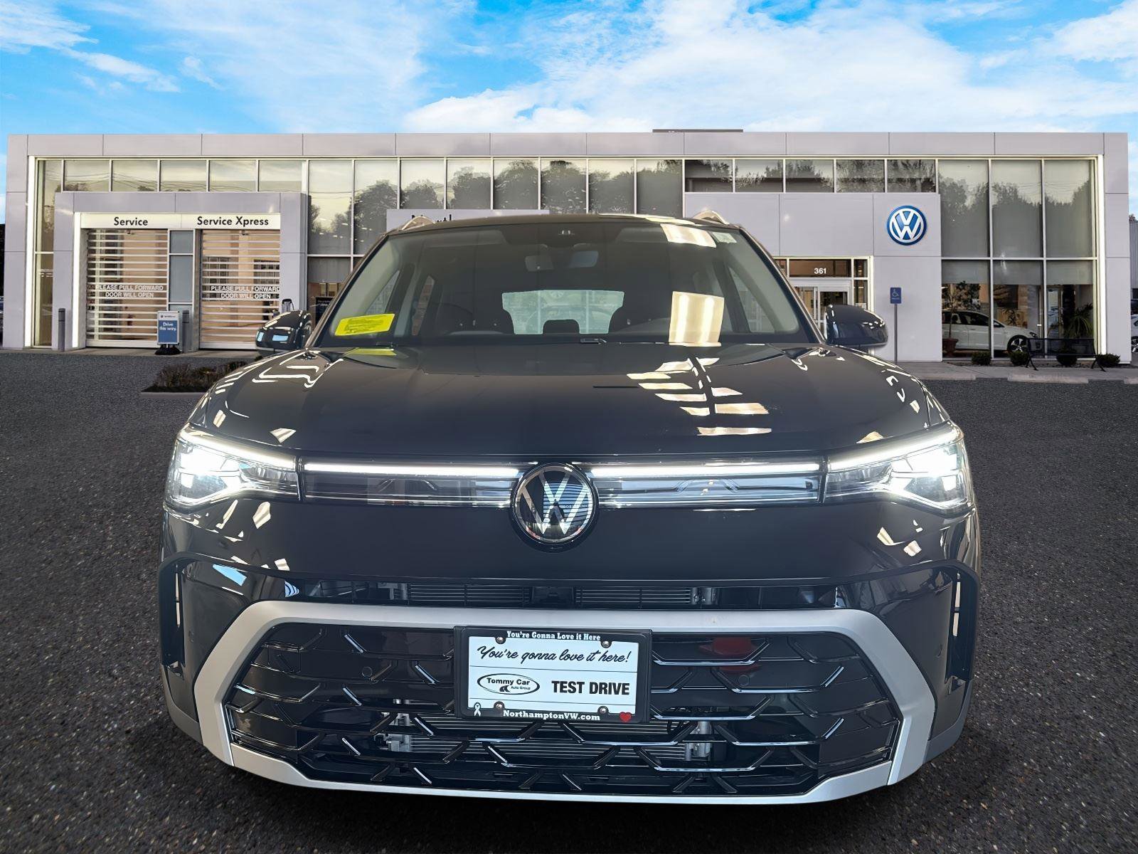 New 2026 Volkswagen Taos SEL image 2