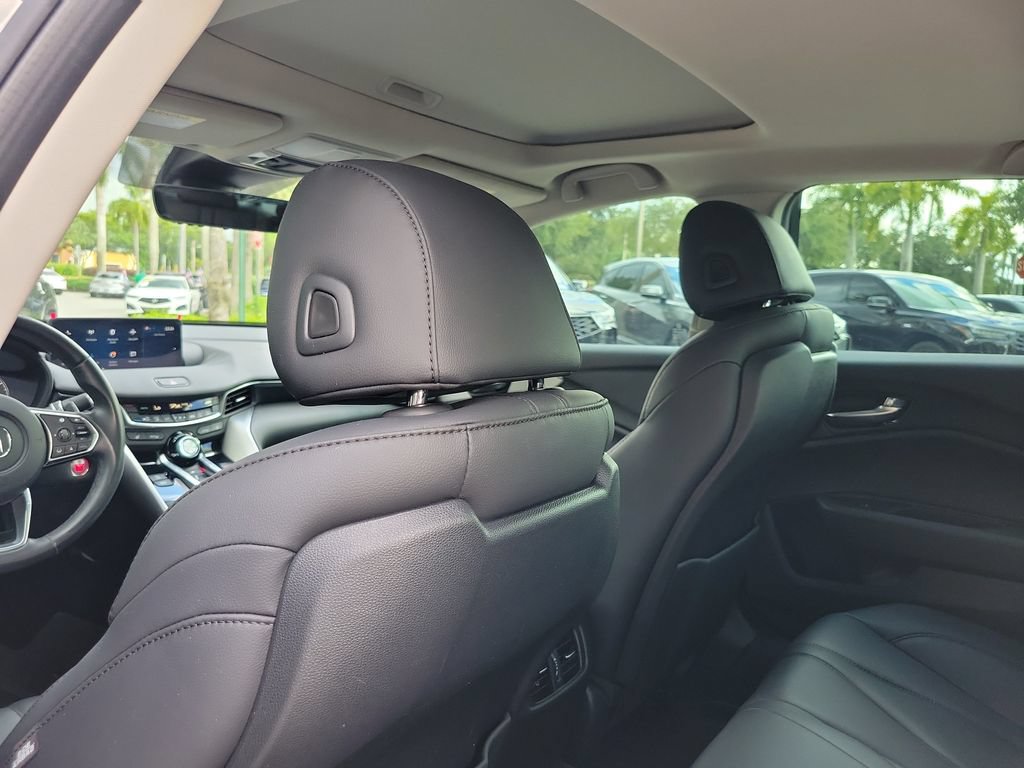 Used 2023 Acura TLX FWD image 10
