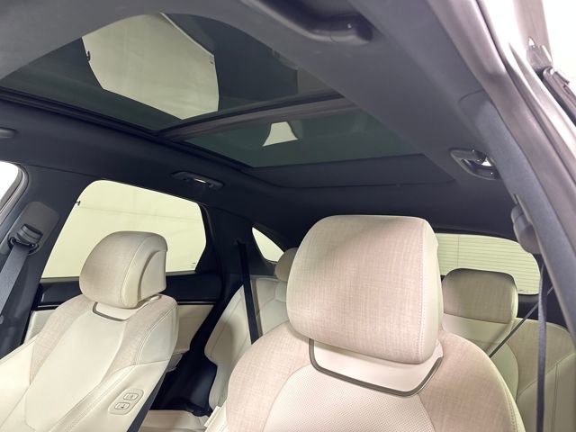 Used 2023 Genesis Electrified GV70 Advanced image 12