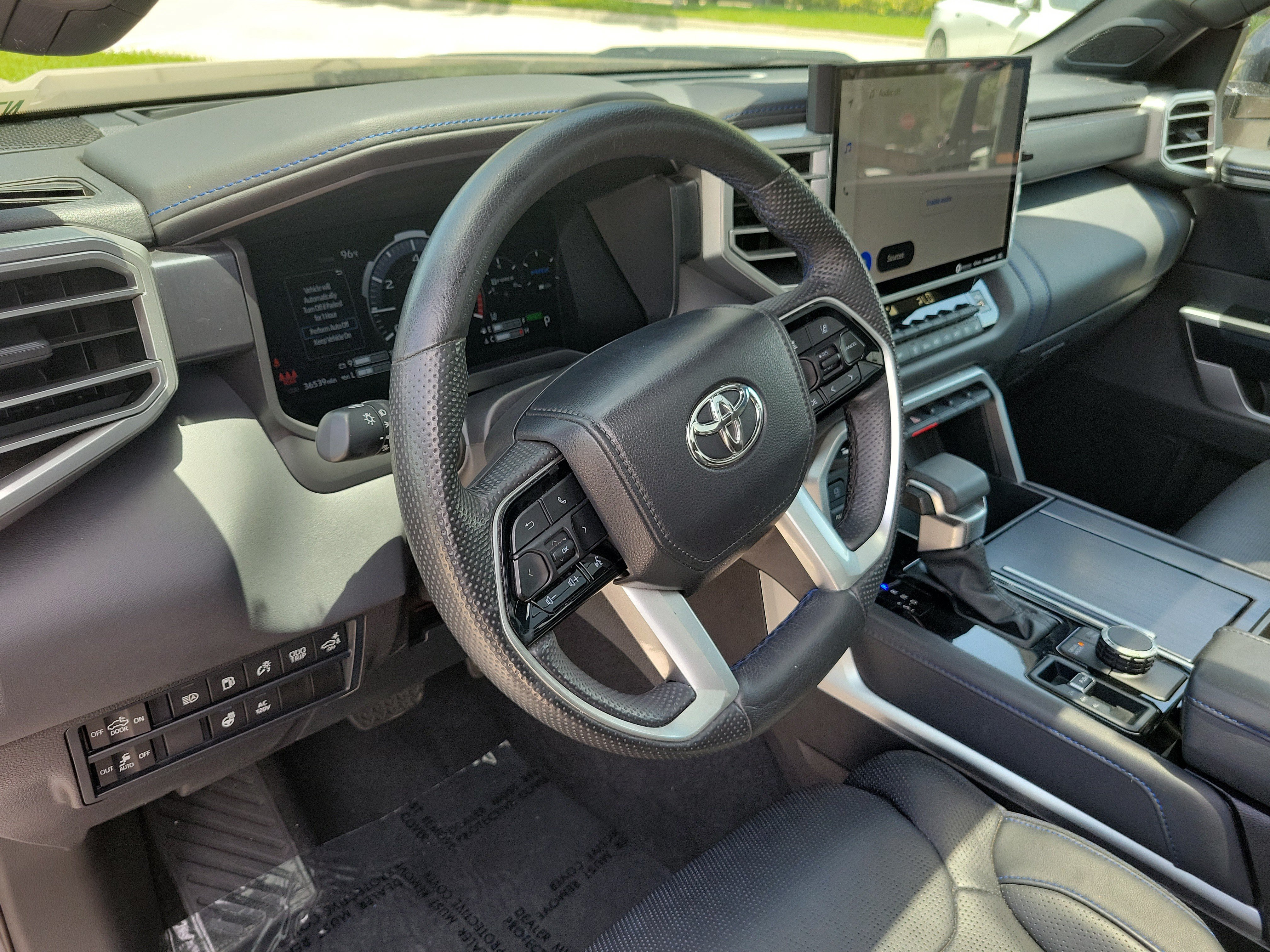 Used 2024 Toyota Tundra Platinum AWD/4WD image 28