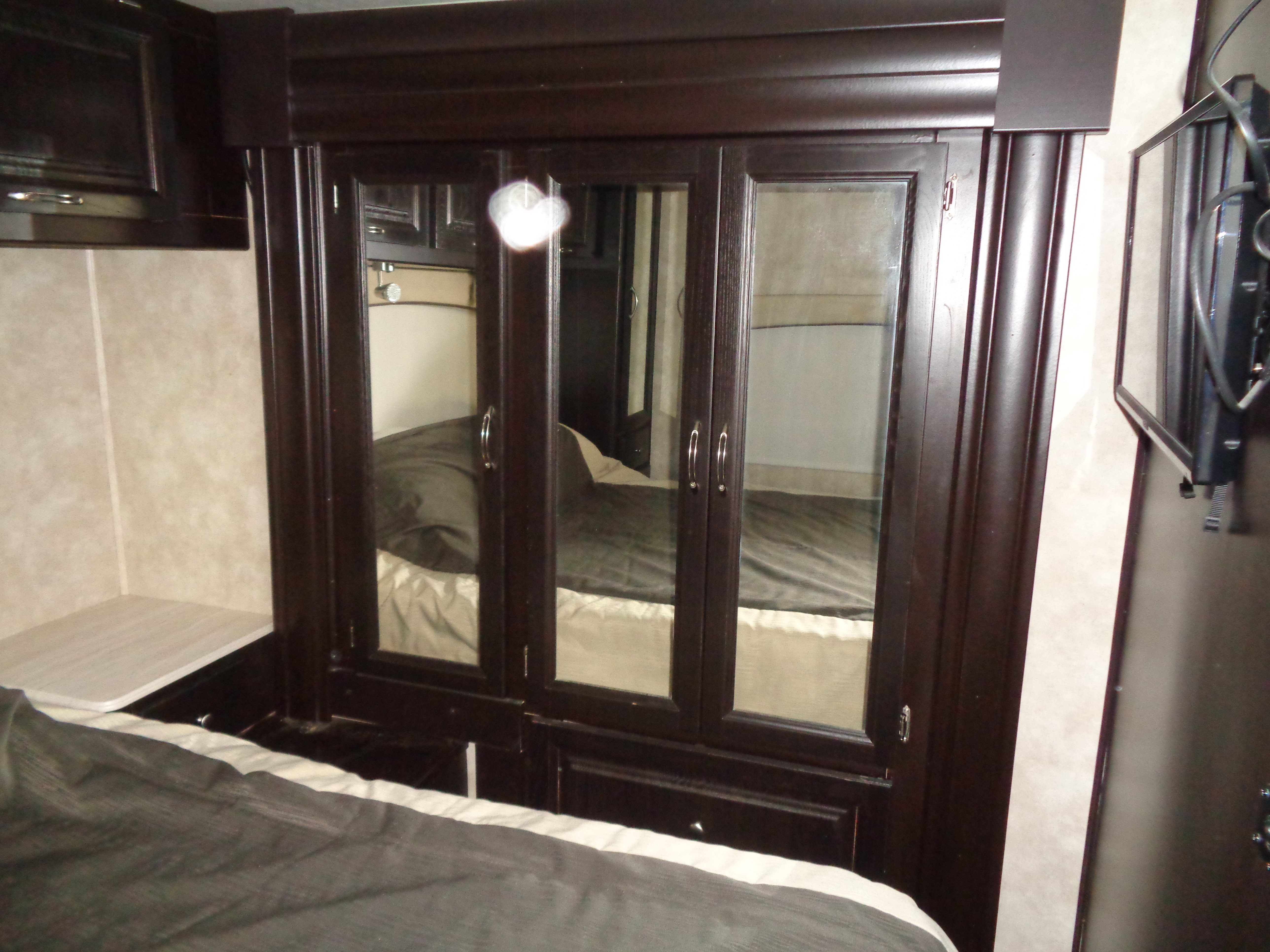 Used 2018 Ford E-450 and Econoline 450 Super Duty w/ Motorhome Prep Package RWD image 8