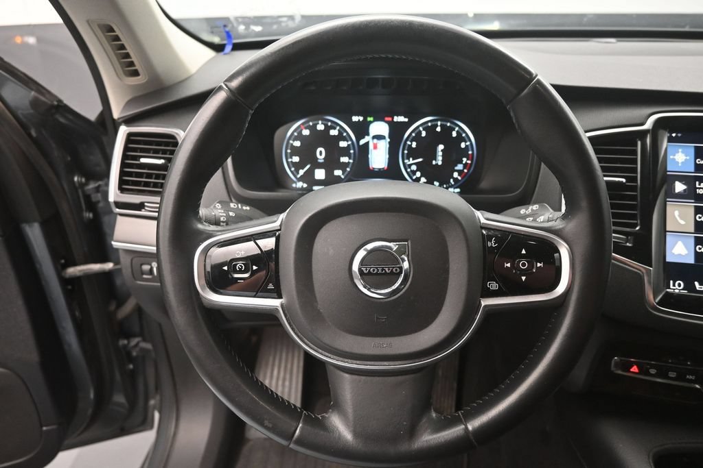 Used 2018 Volvo XC90 T6 Momentum w/ Convenience Package AWD/4WD image 3