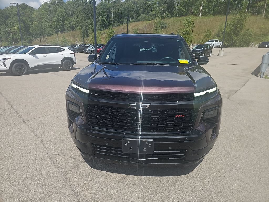 Used 2024 Chevrolet Traverse RS AWD/4WD image 2
