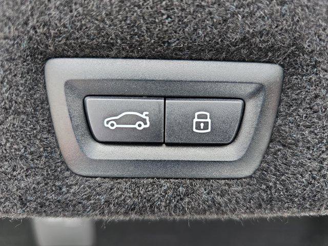 New 2026 BMW 750e xDrive w/ Executive Package image 13