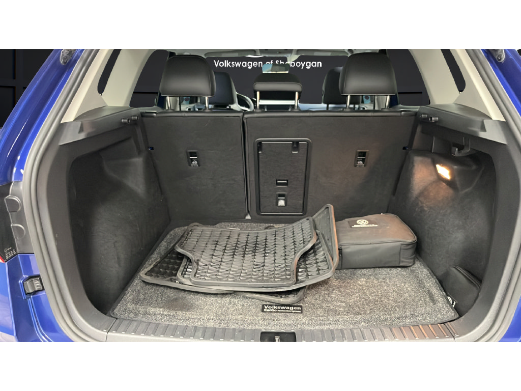 Used 2022 Volkswagen Taos SE w/ Panoramic Sunroof Package FWD image 26