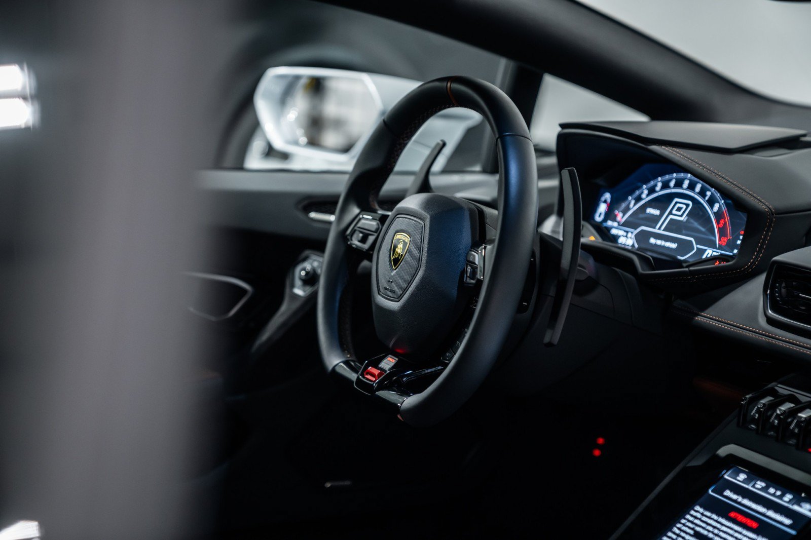 Used 2023 Lamborghini Huracan Tecnica RWD image 19