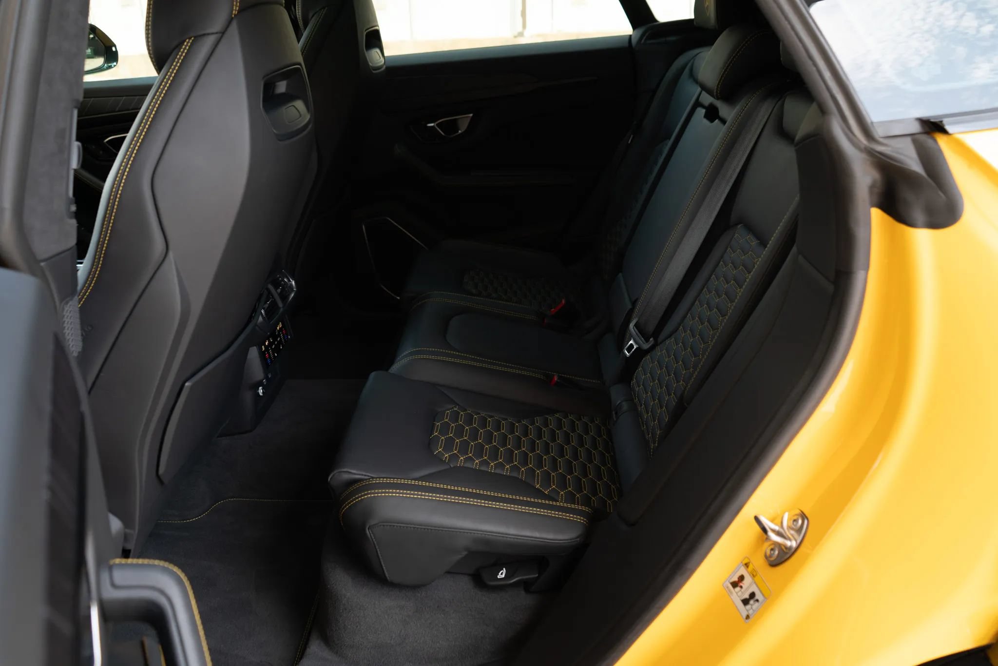 Used 2021 Lamborghini Urus AWD/4WD image 23