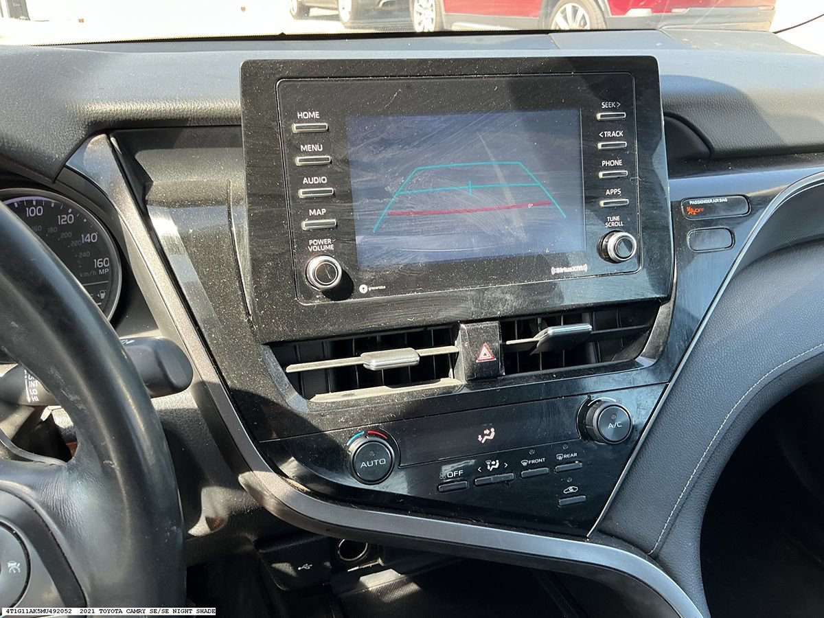 Used 2021 Toyota Camry SE FWD image 13