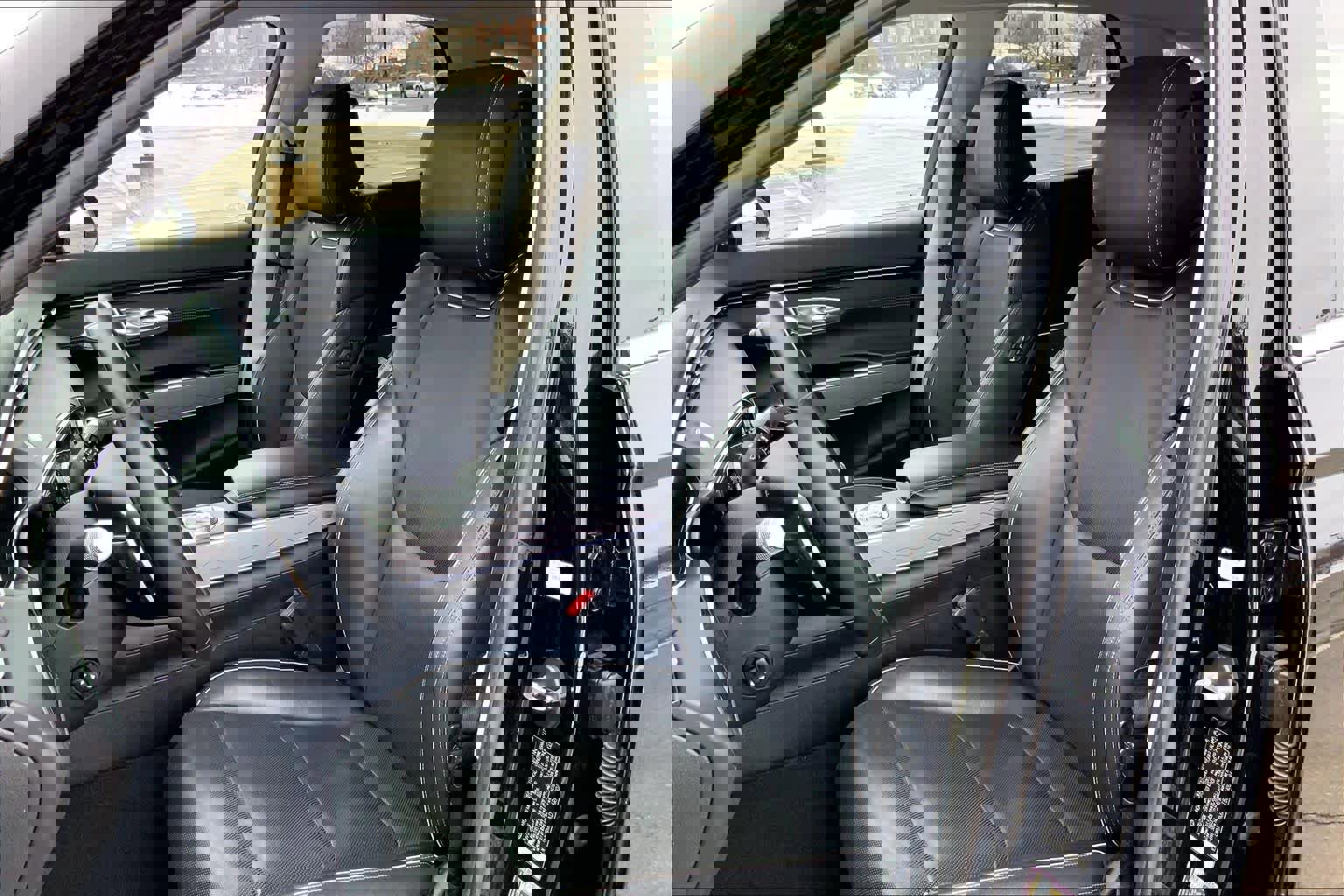 Used 2024 Genesis GV70 2.5T w/ Advanced Package image 9