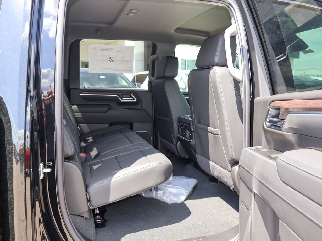 New 2026 GMC Sierra 2500 SLT w/ SLT Premium Package AWD/4WD image 32