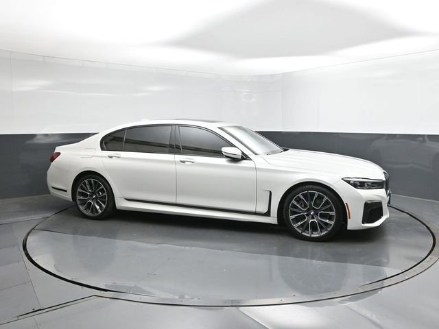 Used 2020 BMW 740i w/ M Sport Package image 15