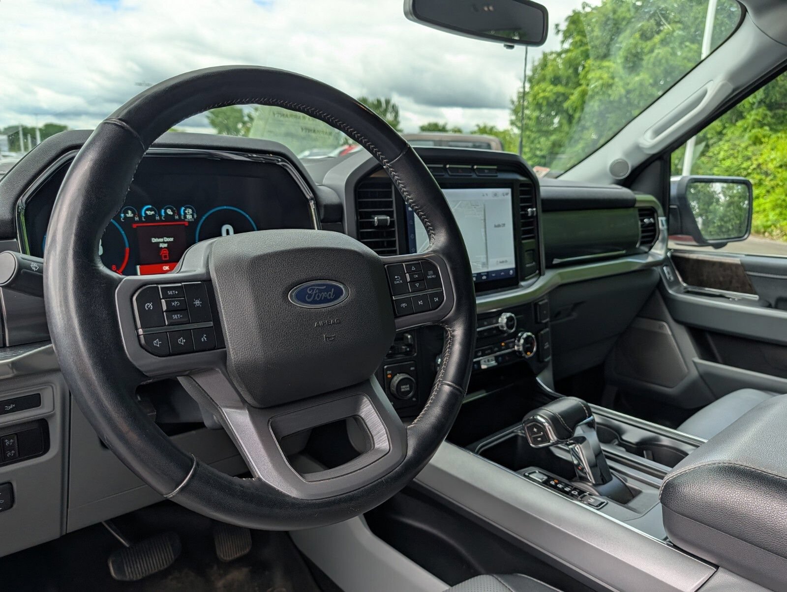 Used 2023 Ford F150 Lariat AWD/4WD image 26