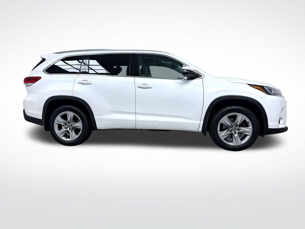 Used 2019 Toyota Highlander Limited image 12