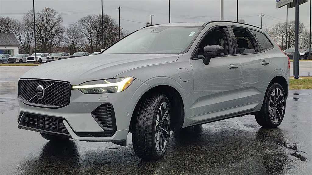 New 2026 Volvo XC60 T8 Plus w/ Protection Package Premier image 6