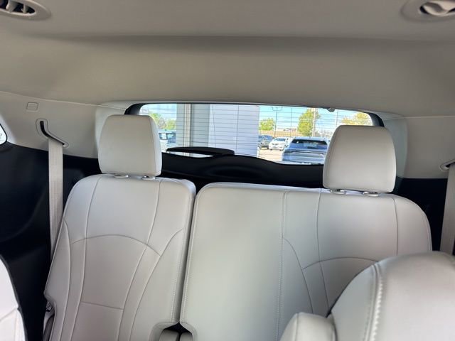 Used 2024 Buick Enclave Essence w/ Experience Buick Package FWD image 20