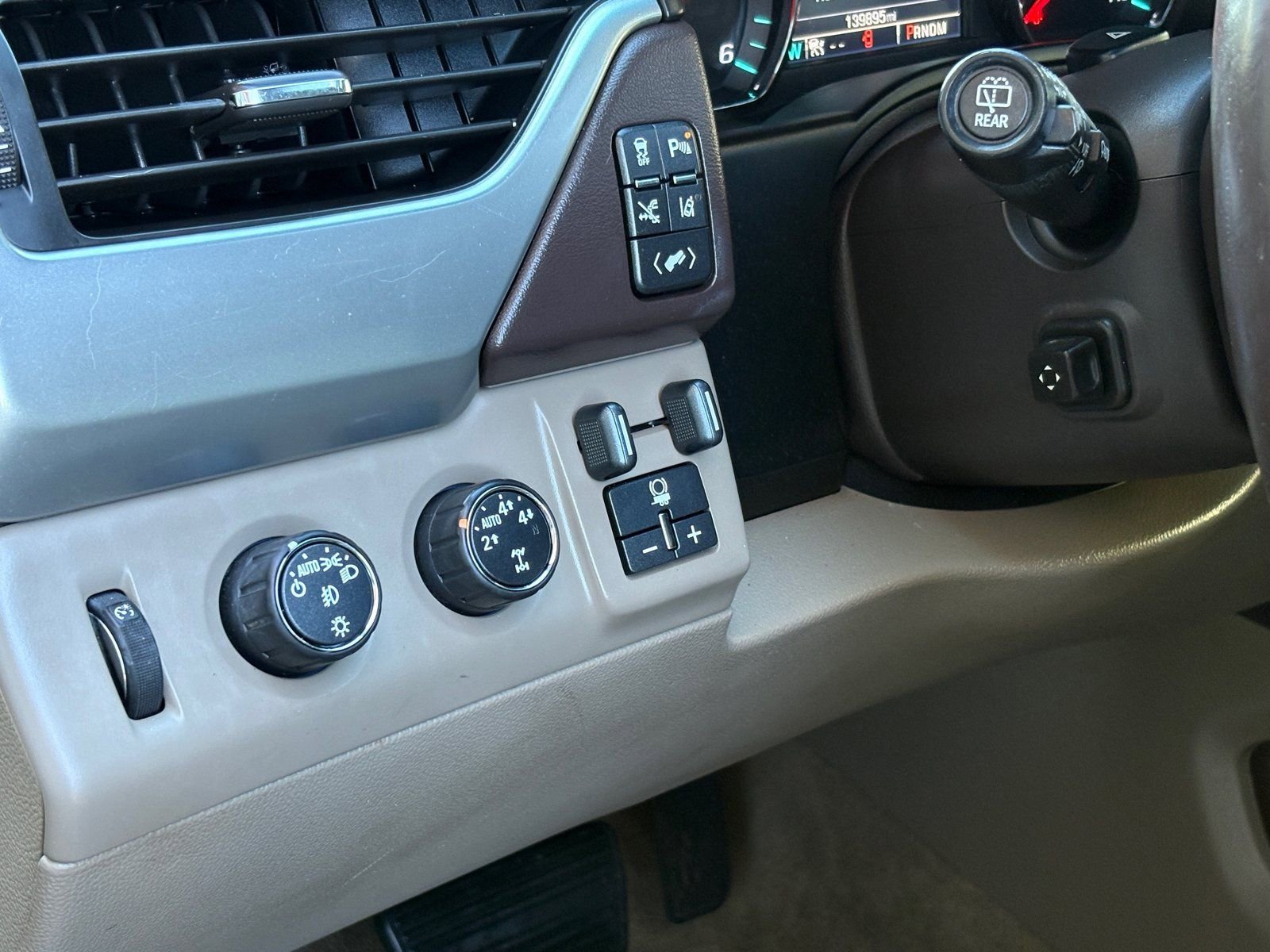 Used 2015 Chevrolet Suburban LTZ image 13