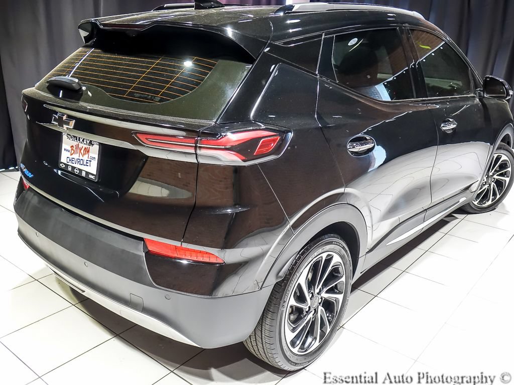 Used 2023 Chevrolet Bolt EUV Premier w/ Sun & Sound Package FWD image 9