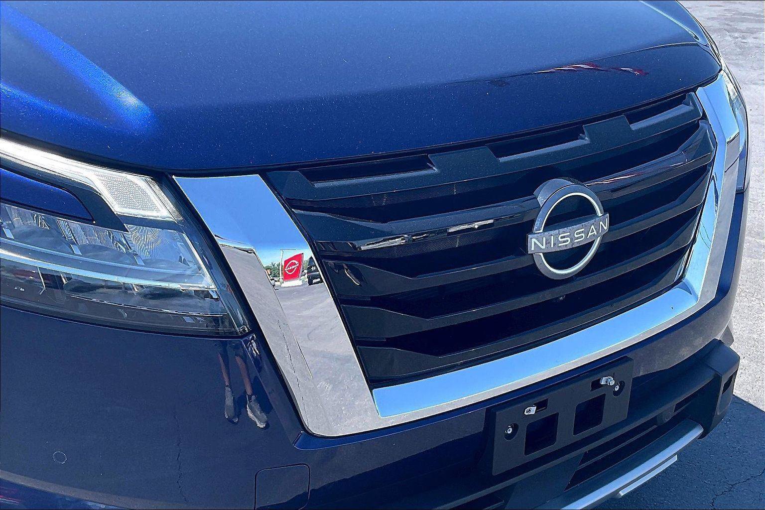 Certified 2024 Nissan Pathfinder SL FWD image 30