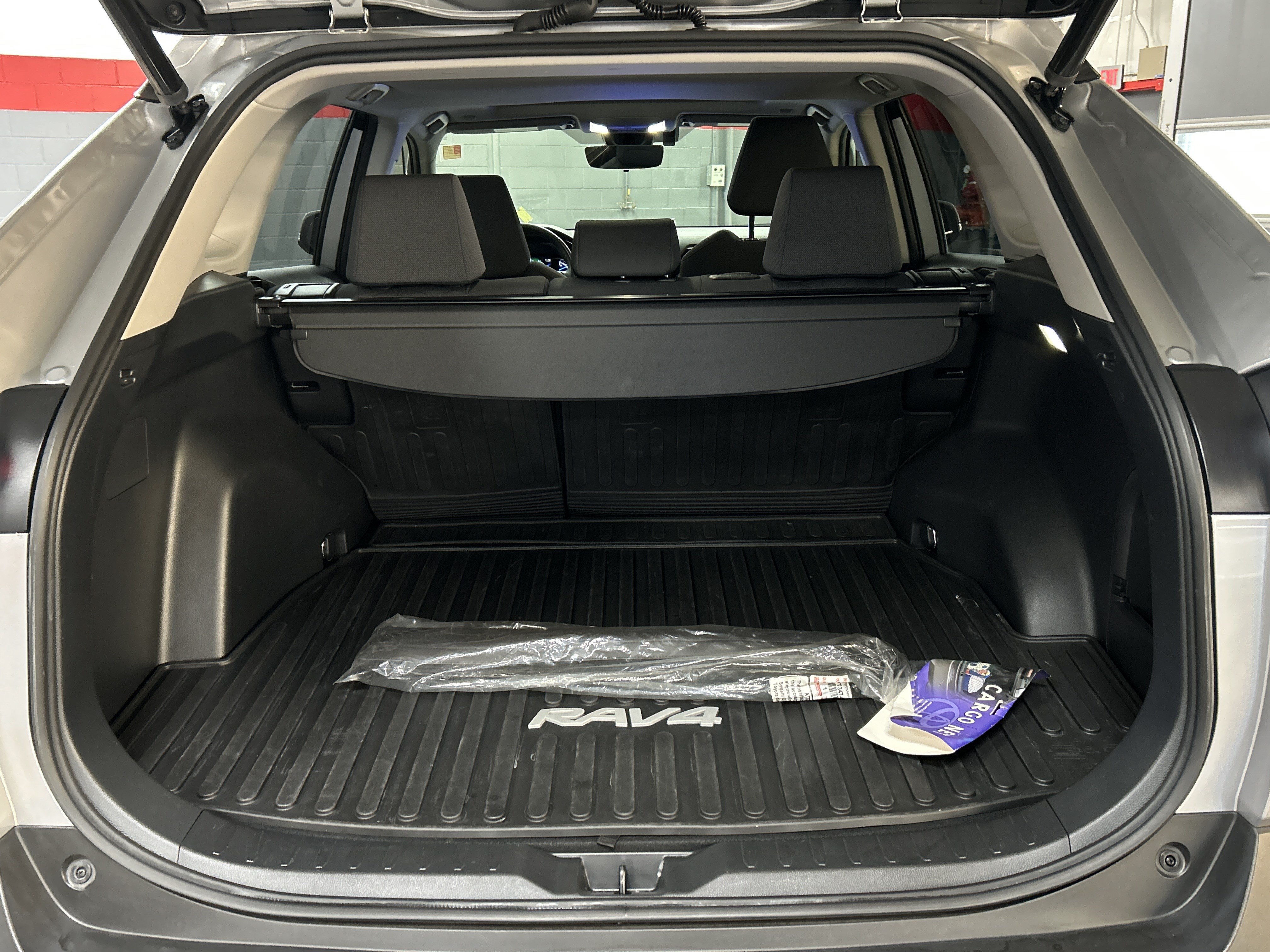 Certified 2023 Toyota RAV4 XLE w/ Convenience Package AWD/4WD image 33