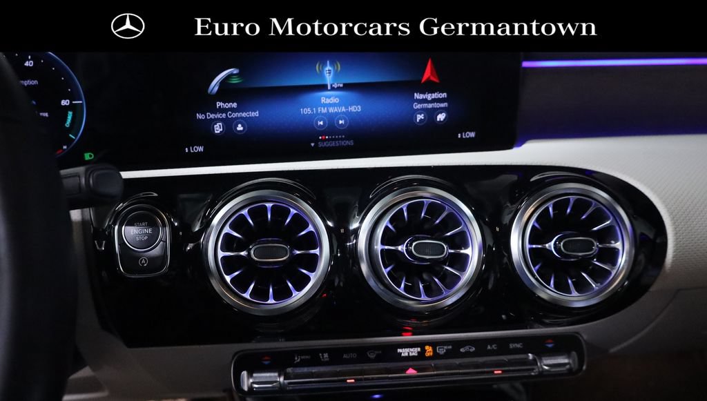 Used 2023 Mercedes-Benz CLA 250 4MATIC image 32