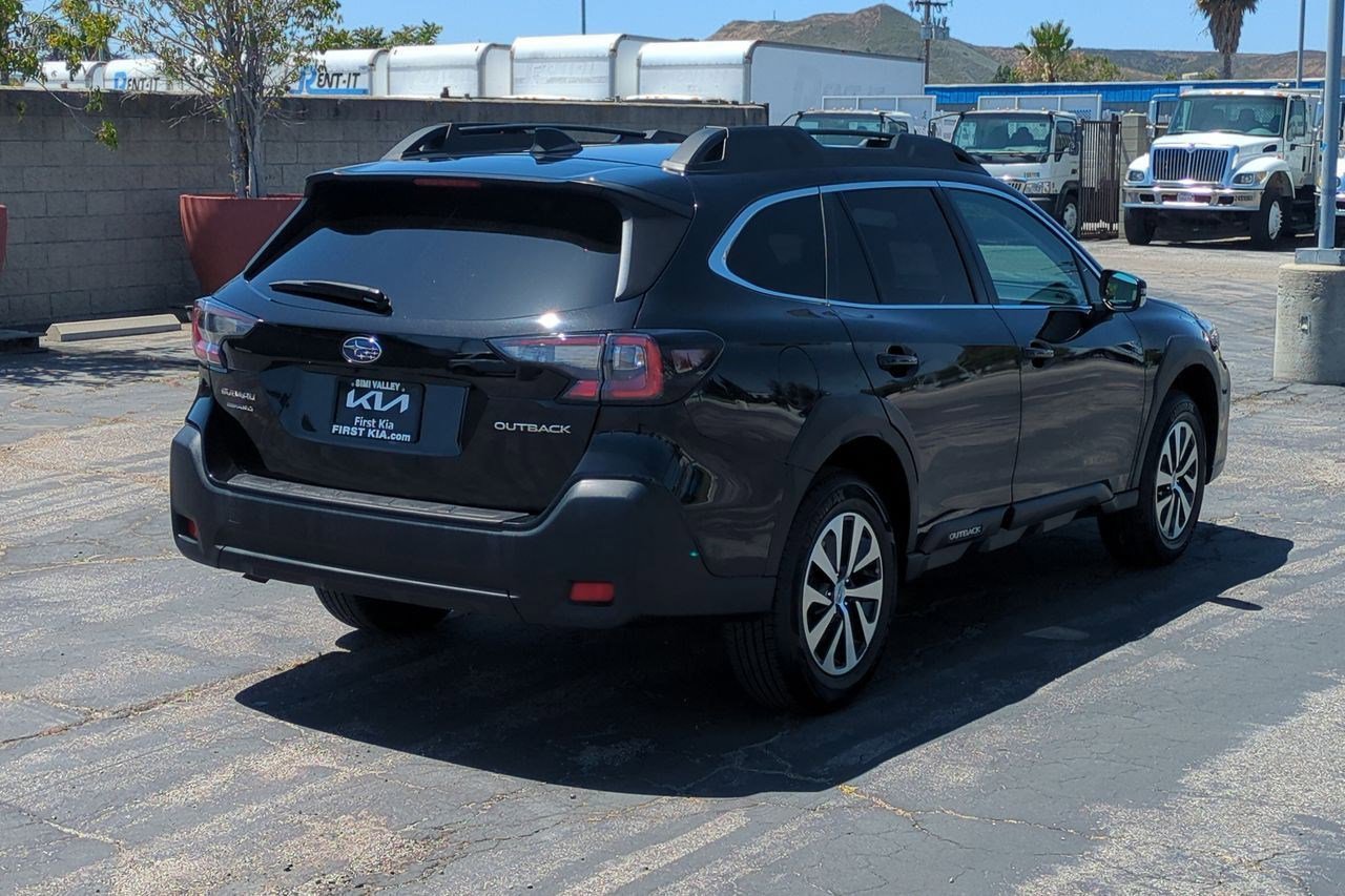 Used 2024 Subaru Outback Premium AWD/4WD image 6