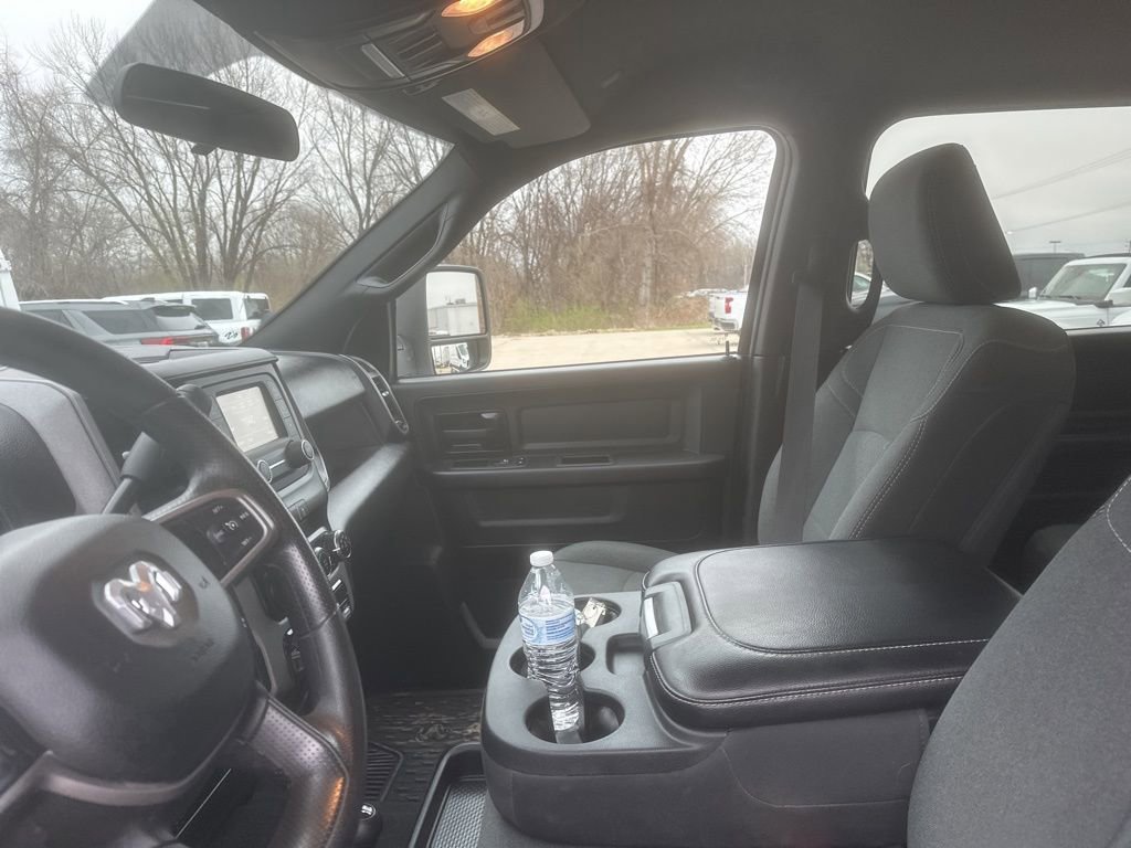 Used 2024 RAM 2500 Tradesman w/ Chrome Appearance Group image 16