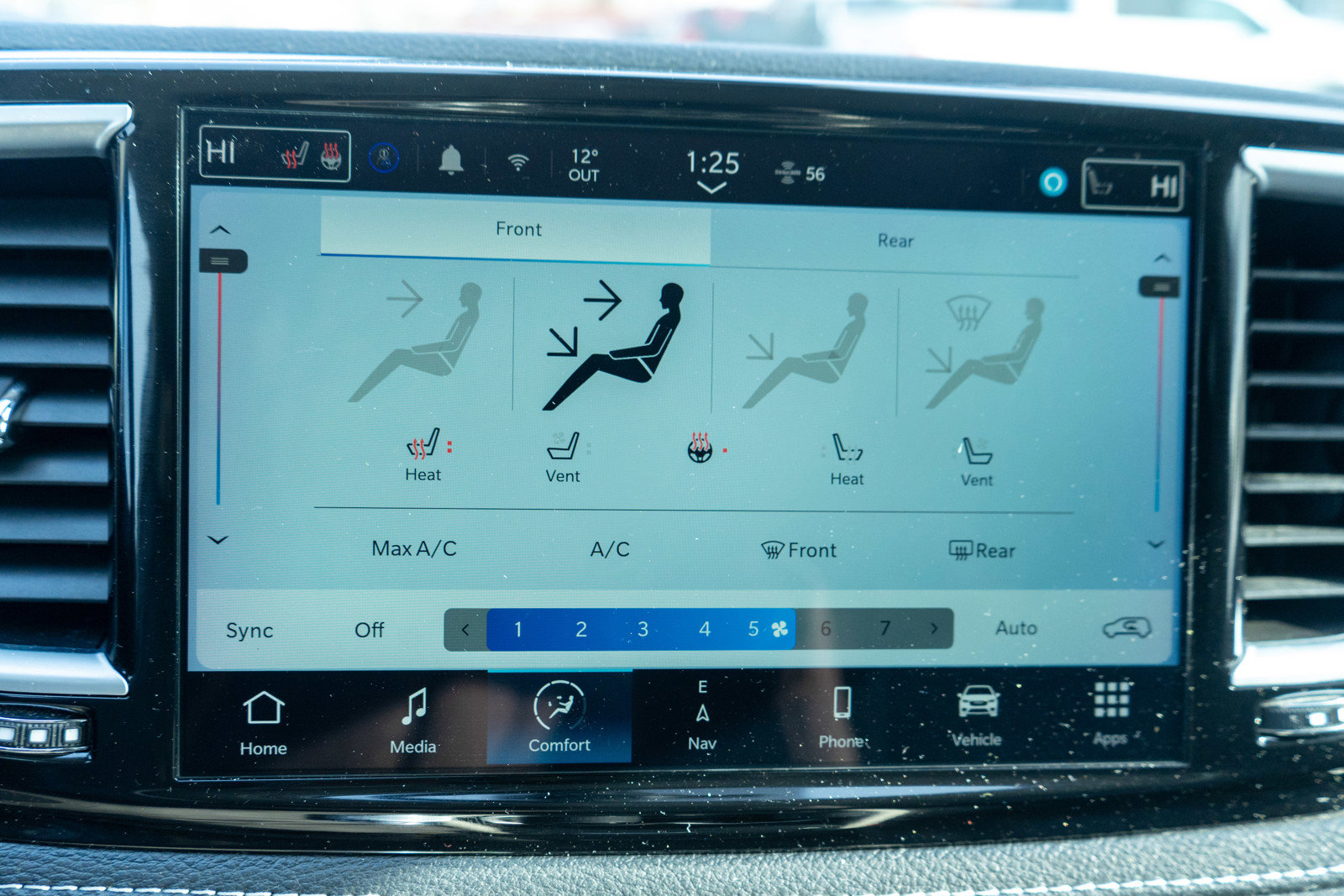 Used 2024 Chrysler Pacifica Limited image 18