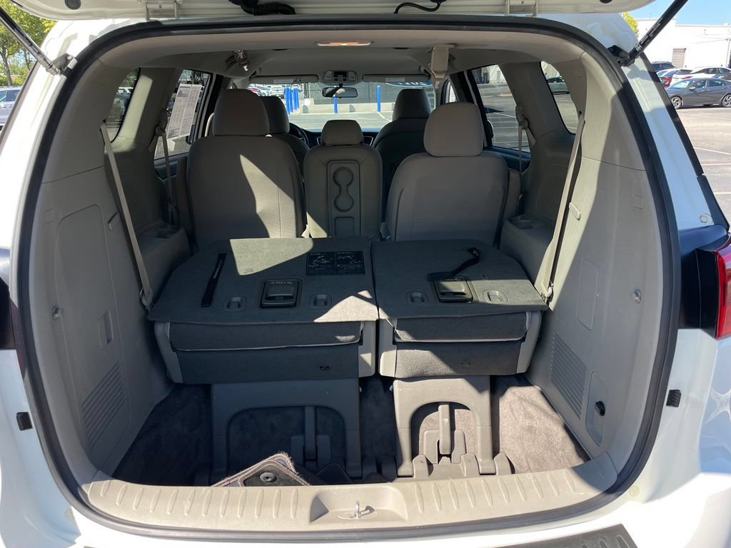 Used 2017 Kia Sedona LX FWD image 41