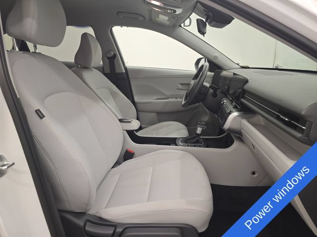 Used 2025 Hyundai Kona SEL AWD/4WD image 9