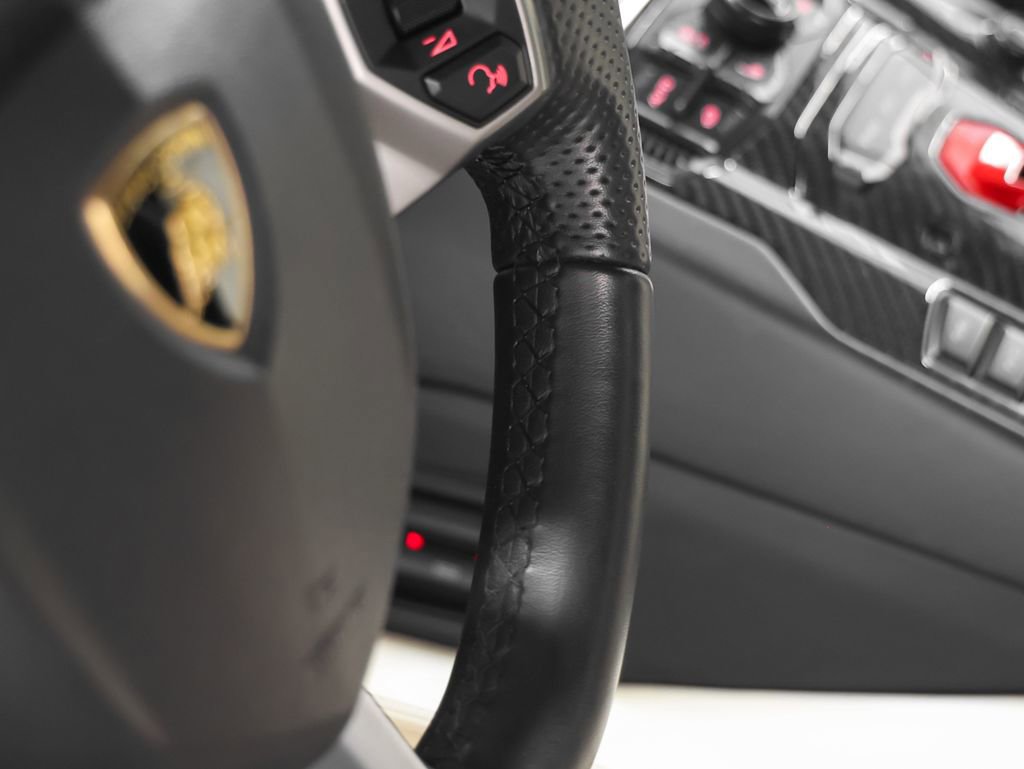 Used 2014 Lamborghini Aventador LP 700-4 image 65